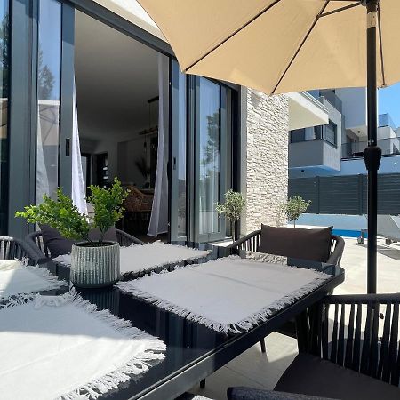 Boho Beach House Srima Bagian luar foto