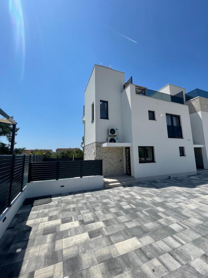 Boho Beach House Srima Bagian luar foto