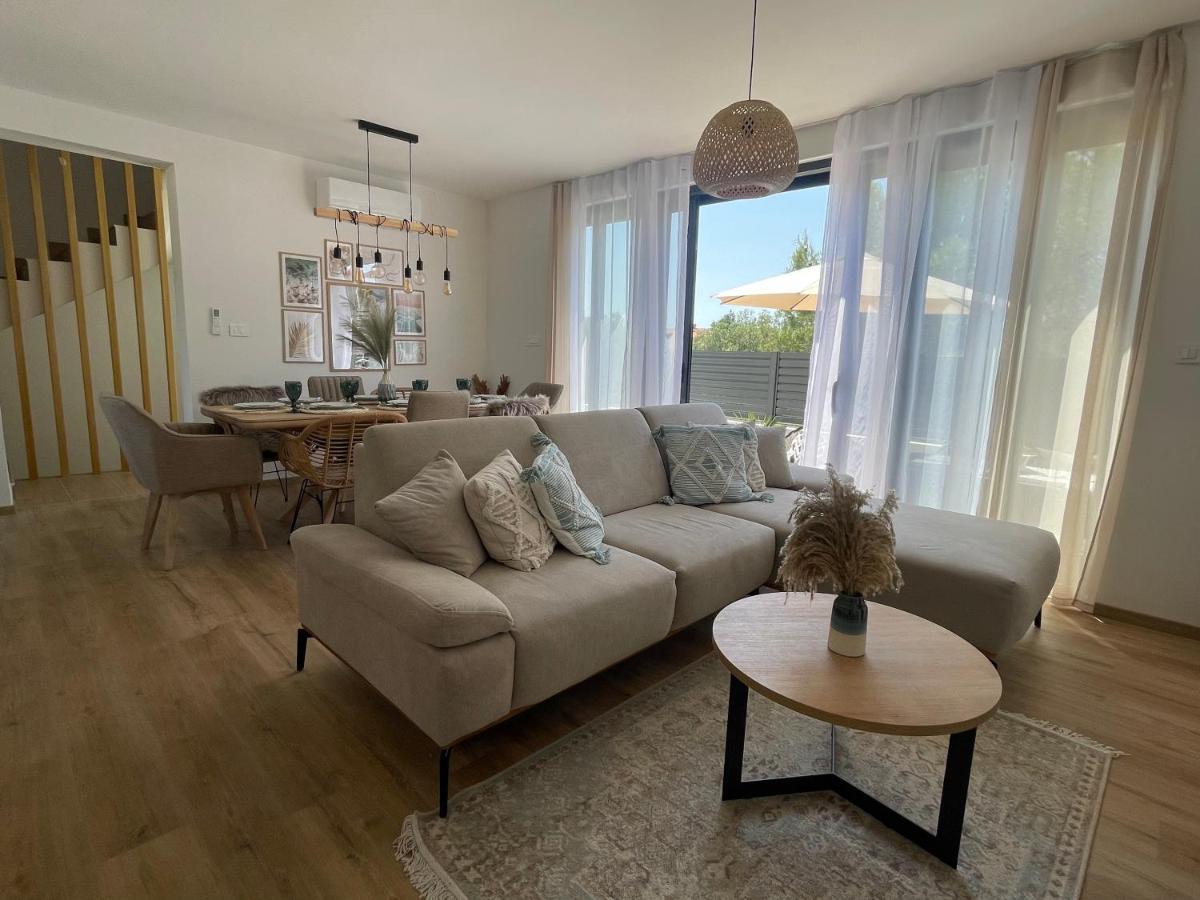 Boho Beach House Srima Bagian luar foto